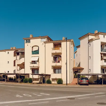 The Three Waves Lux, Mare Olbia